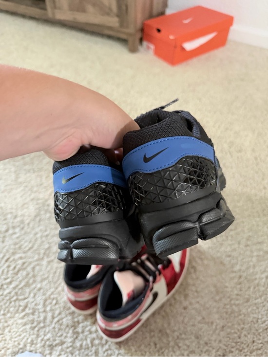 Nike Vomero 5 blue and black main image 9